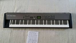Roland RD-700  Piano de scène professionnel