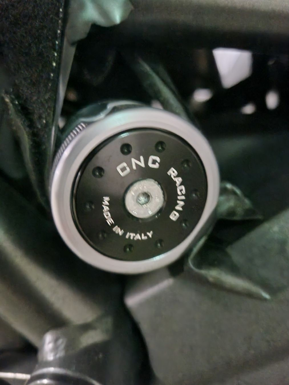 Ducati Toutes les pièces détachées moto: Ducati Diavel / Stossdämpfer Versteller  – D'occasion à Adlikon b.Regensdf par attila63 5
