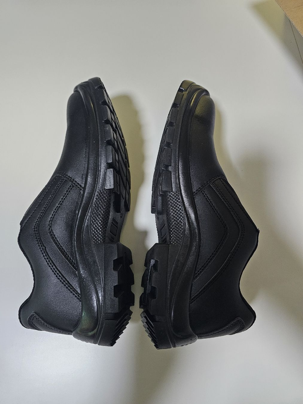 Herrenschuhe: kitchen shoes new 45 – Neu (gemäss Beschreibung) aus Leysin von MateusBras