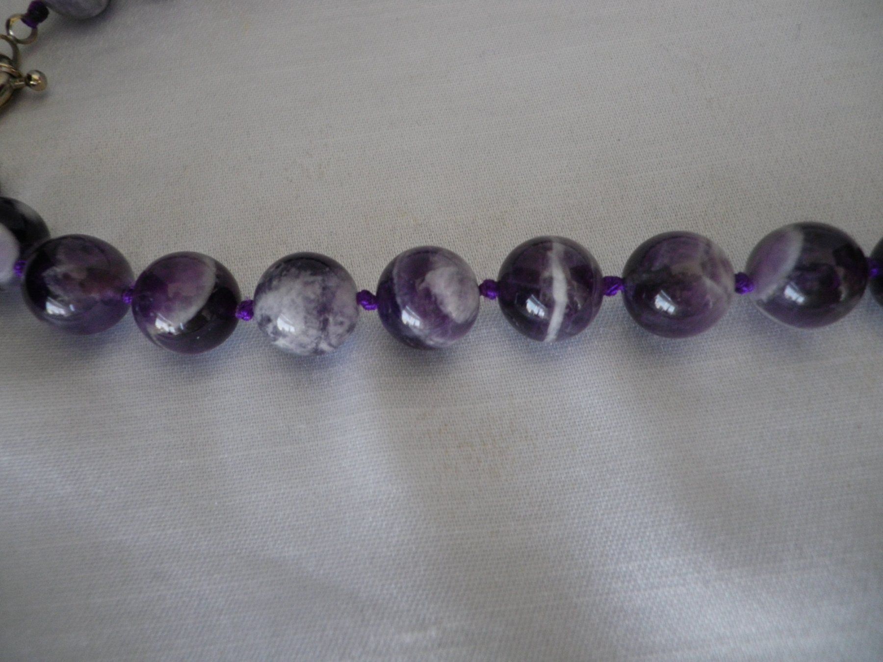 Minerali & Pietre curative: Tolle Steinkette aus Amethyst – Usato da Reinach BL venduto da Annodomini 3