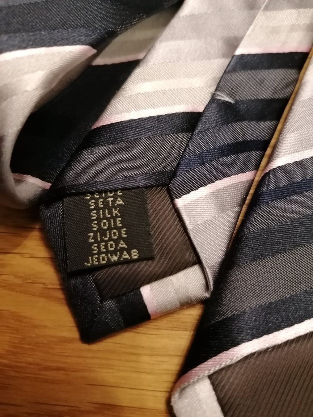 Cravatte: ESPRIT Krawatte 100% Seide - Nr.283 – Usato da Basel venduto da vintagecollector 2