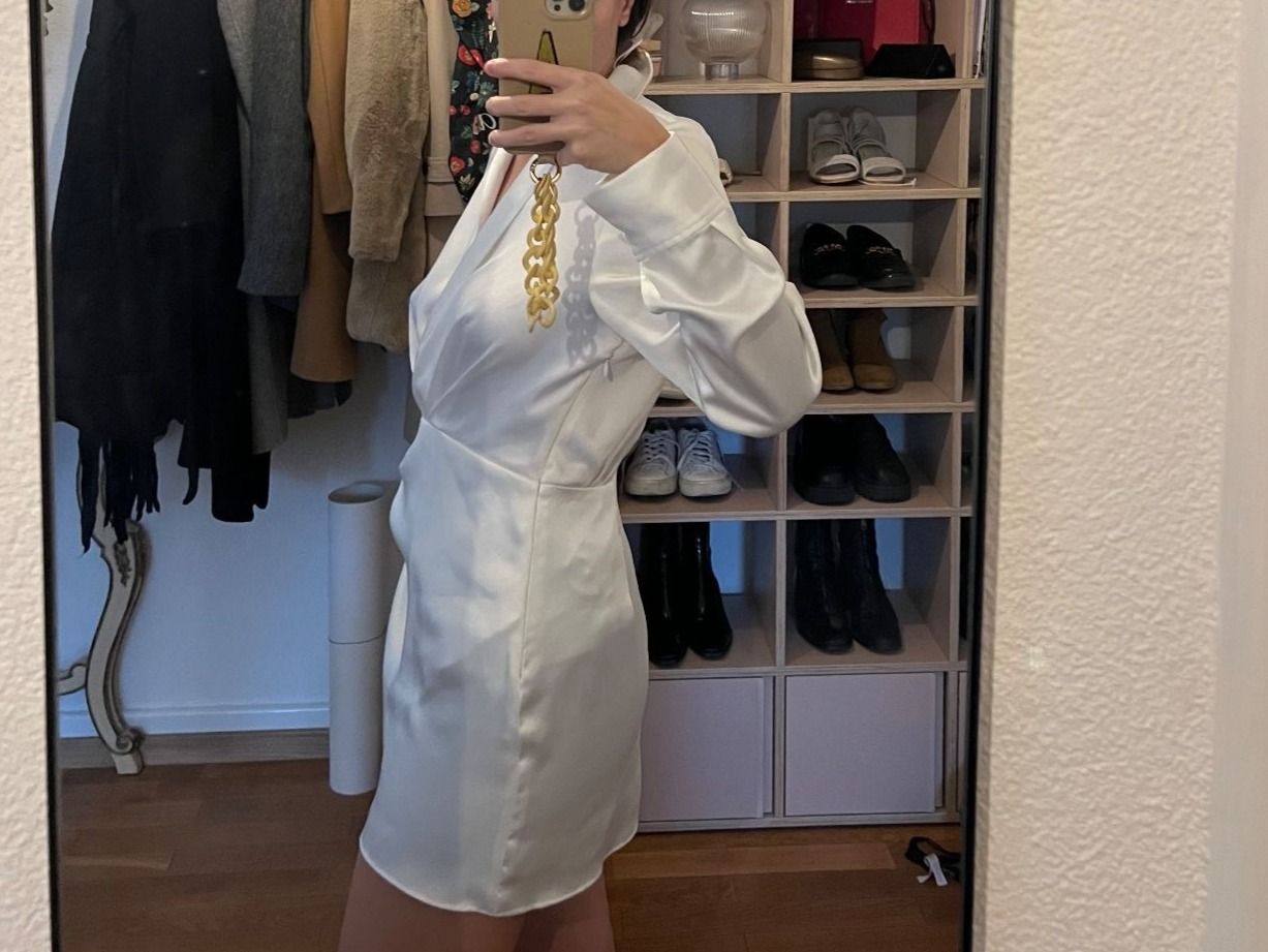 Vestiti: Weisses Satinkleid von Zara – Usato da Zürich venduto da lexi_alex 3