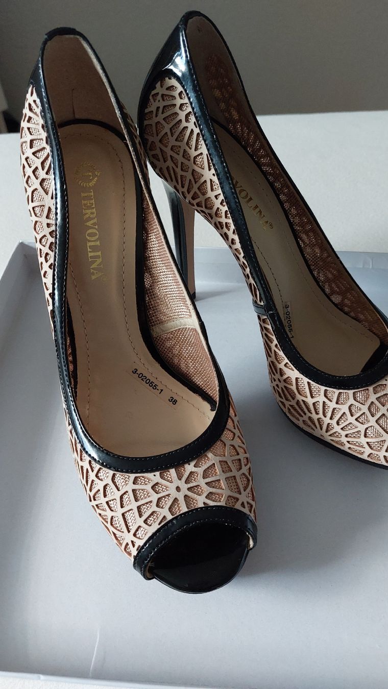 Pompe & Parti di ricambio: Schuhe, Pumps,  Gr. 38 – Usato da Thun venduto da Alexanna 2