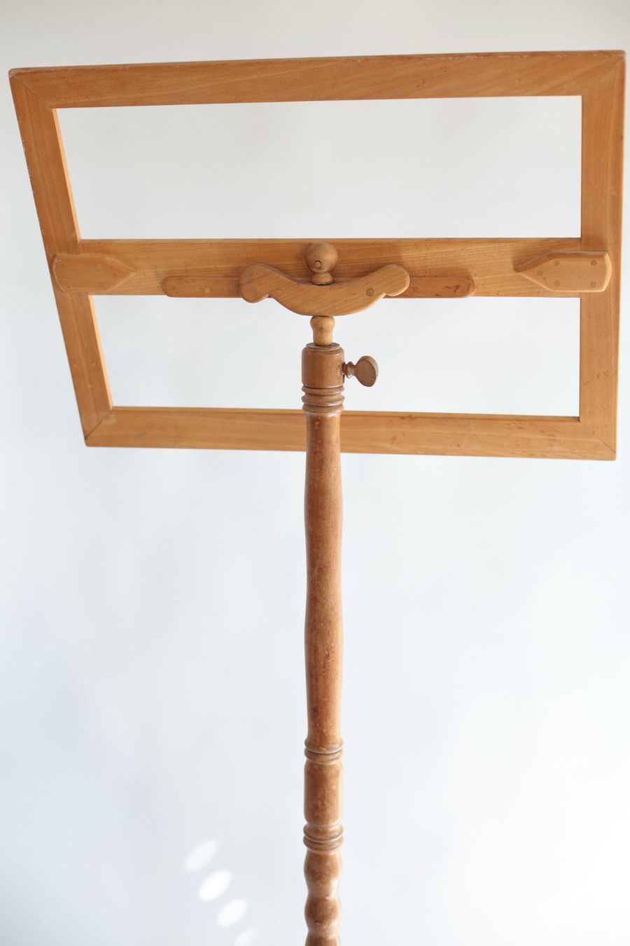 Strumenti musicali: grand lutrin en bois ancien – Usato da Biel-Bienne venduto da monsieur_jelmoli 1