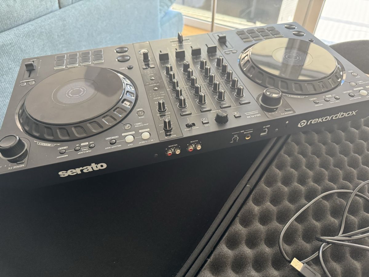 Pioneer Console di mixaggio: Pioneer FLX6 + Hardcase – Usato da Naters venduto da mar_6qzl 3