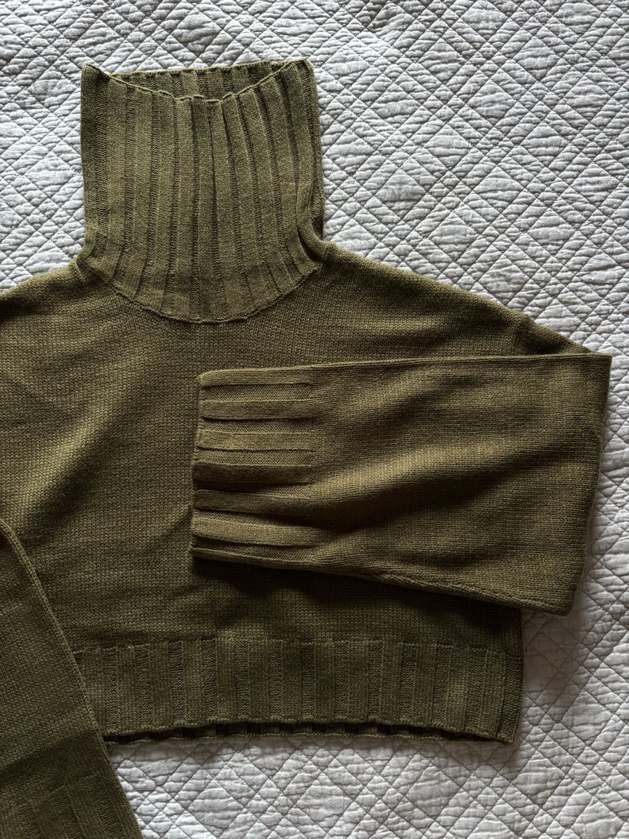 H&M Pulls & Sweat-shirts: Pull col roulé court vert – Neuf (Voir description) à Lausanne par shabnam.t 1