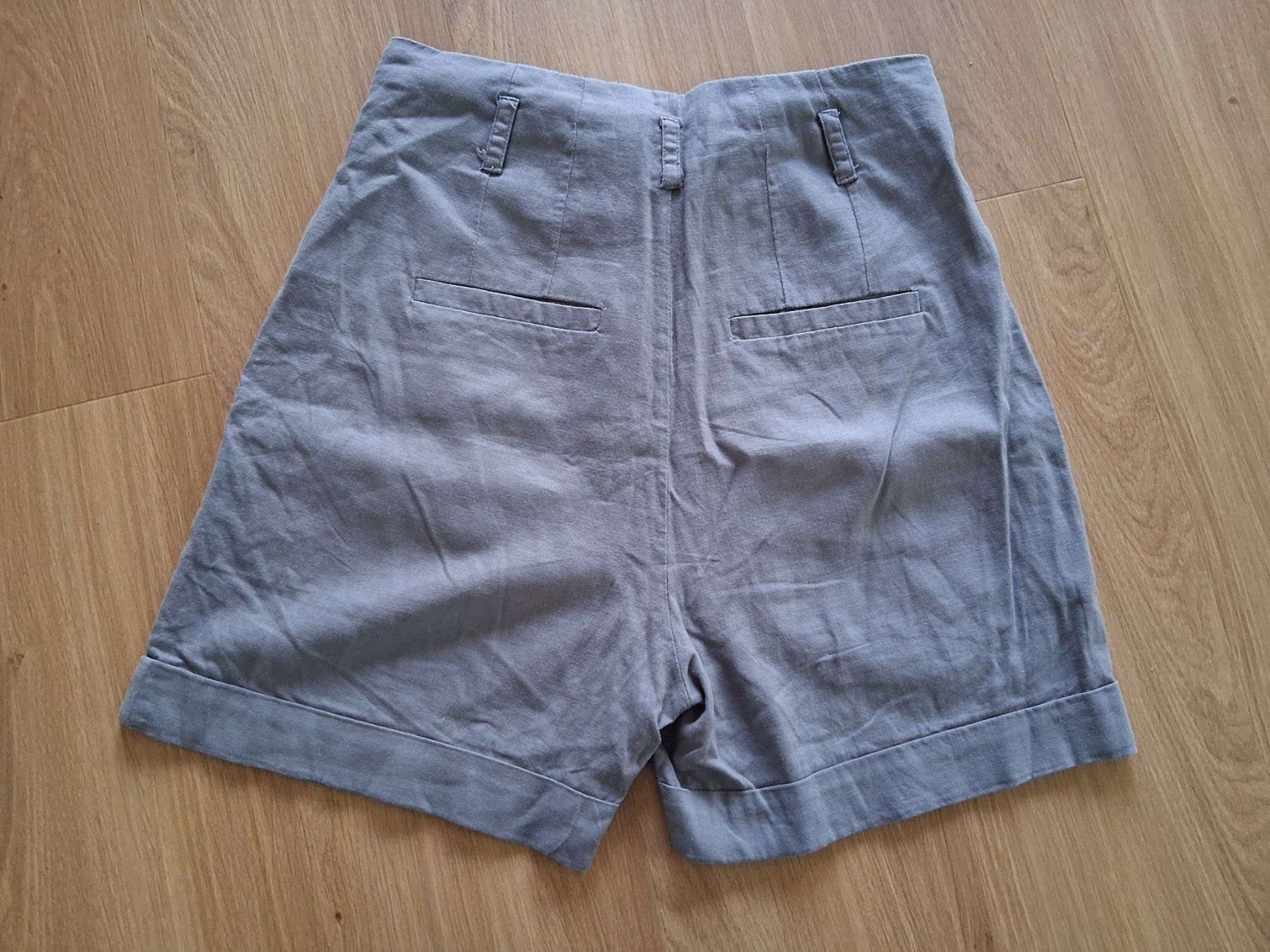 Pantaloni: Leinenshorts M – Usato da Lengnau AG venduto da Nathi88 1