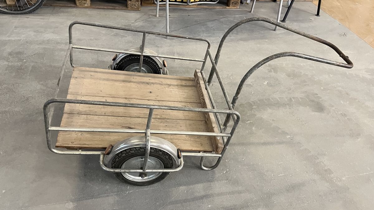 Biciclette: Velonhänger Metall Holz – Usato da Bern venduto da daskannweg