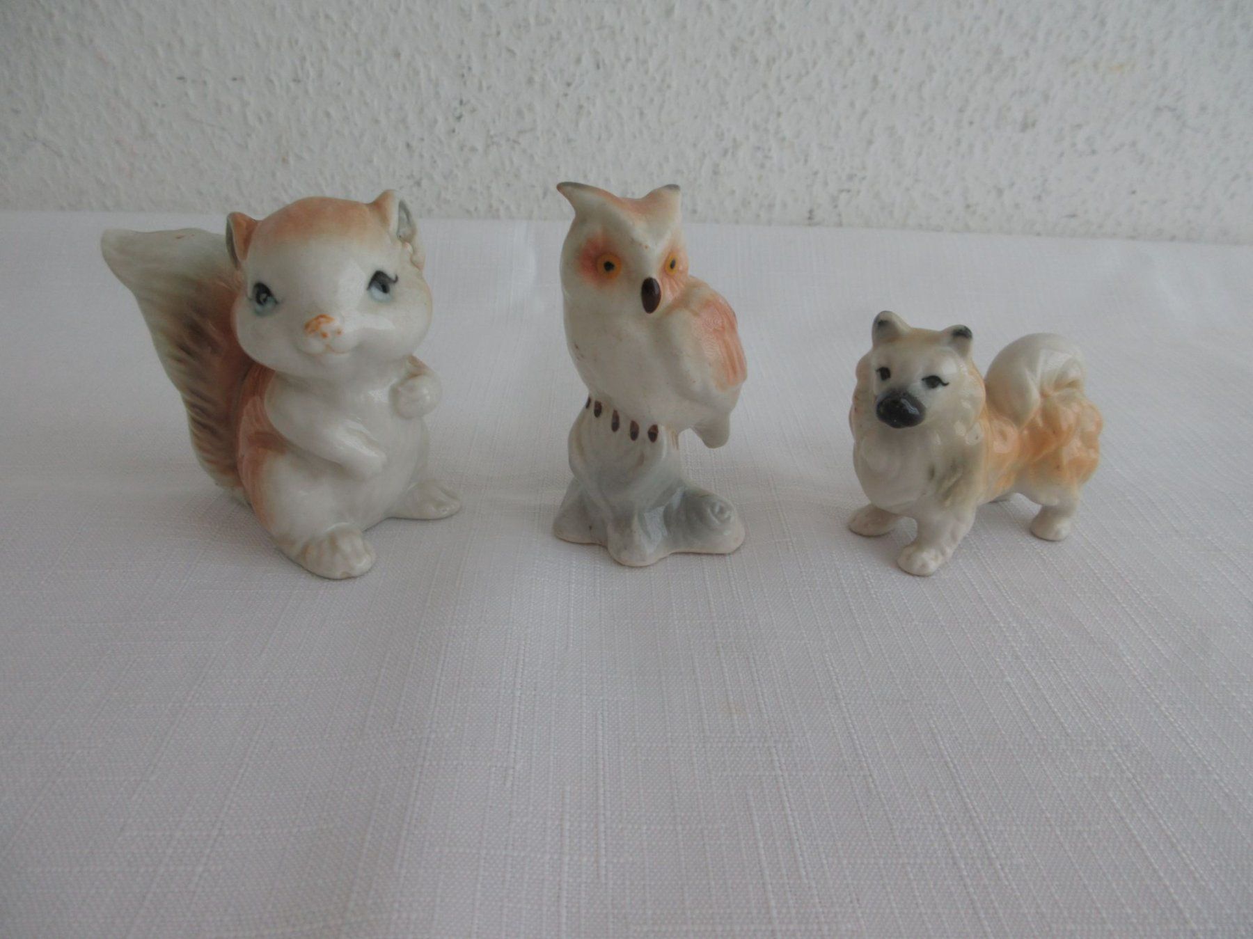 Figuren: 3 Miniatur Figuren Eichhornchen, Eule und Hund – Gebraucht aus Binningen von Oldfashion