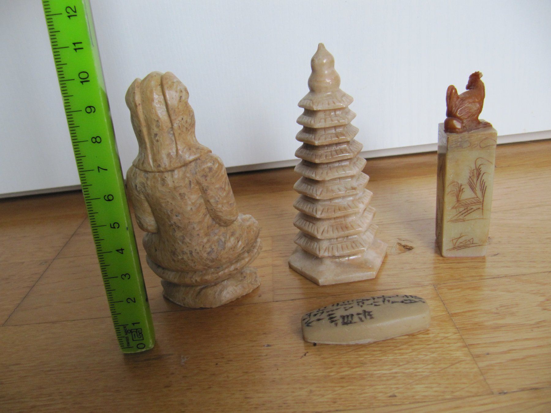 Sculture & Statue: 4 Alabasterfiguren: Buddha, Tempel etc Vietnam – Nuovo (secondo la descrizione) da Würenlos venduto da AustralisZ 1
