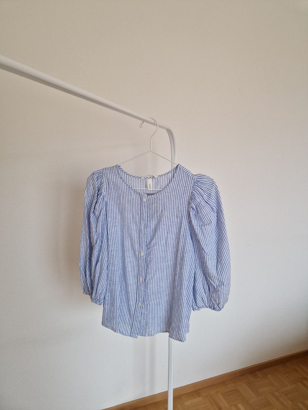 H&M Camicette: H&M Leinenbluse, Blaun gestreift, Neu – Nuovo e nell'imballaggio originale da Samstagern venduto da DatJulie