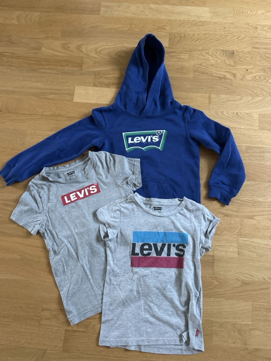 Levi's Lotti & Set di vestiti: Kleiderpaket Levis Grösse 116 – Usato da Muttenz venduto da ine_l8wg