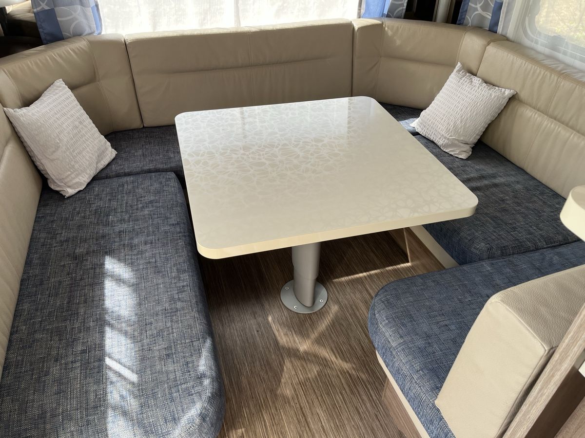 Hobby Camping Fahrzeuge: Wohnwagen Hobby 560 CFe mit Hagelschaden – Gebraucht aus Zezikon von Butterfly99 3