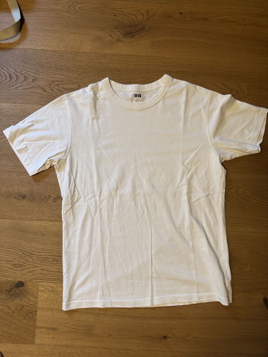 Uniqlo T-shirt: 2 Uniqlo T-Shirts L – Usato da Grüningen venduto da Jimmy20 3