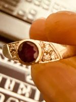 18 Karat Goldring 750 mit Rubin und Diamantbesatz – Gr. 50