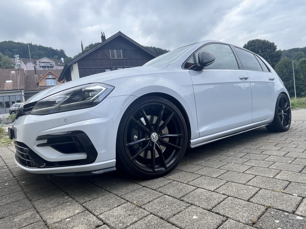 VW Automobili: VW Golf VII R, Golf 7.5 R Facelift + 383PS – Usato da Illighausen venduto da remi