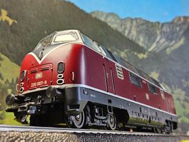 Märklin 3780 _ V220 Diesellokomotive BR 220 _ digital _ H0