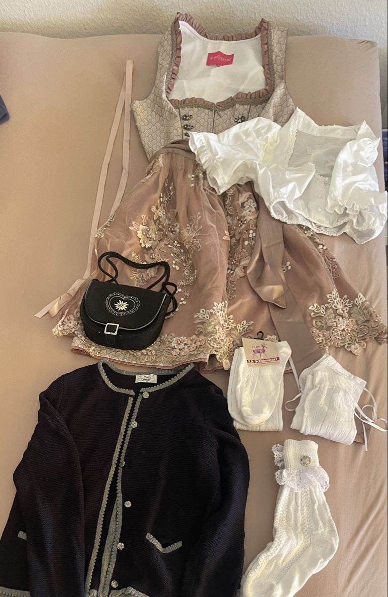 Krüger Vestiti: KRÜGER Dirndl – Usato da Uster venduto da chlini1983