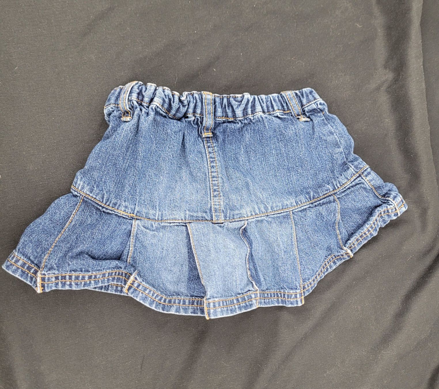 Kleiderpakete & -sets: Ensemble bébé Jupe en Jeans + Pull – Gebraucht aus Lausanne von PlusValue_Lausanne 2
