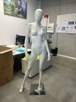 Schaufensterpuppe weiss weiblich