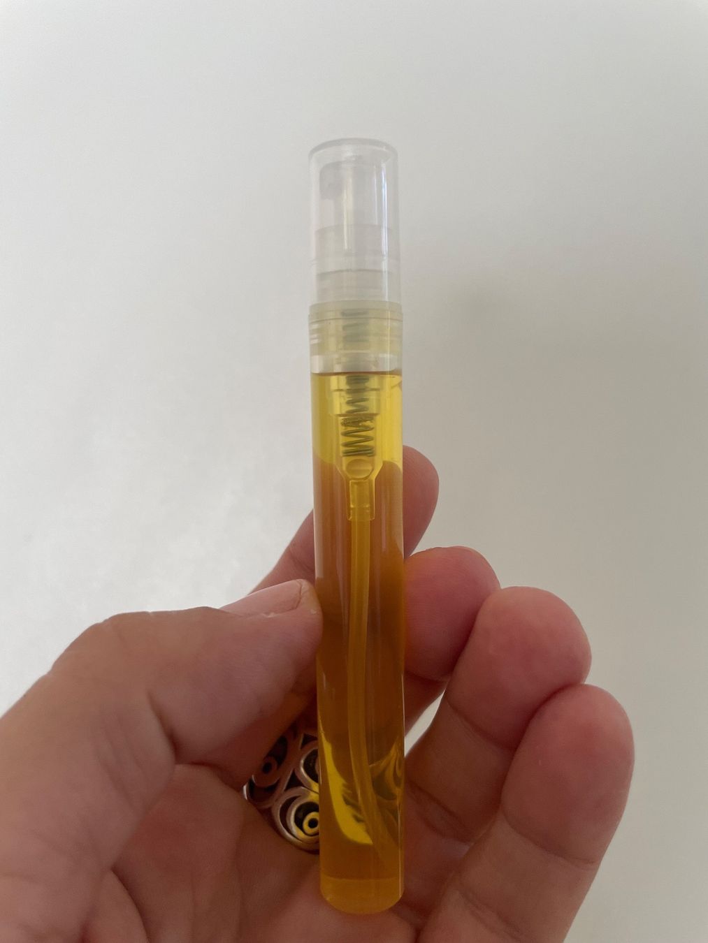 Lattafa Profumi & Eau de Toilette: LATTAFA AWAAN EDP 5ML ABFÜLLUNG – Usato da Zürich venduto da deruja 1