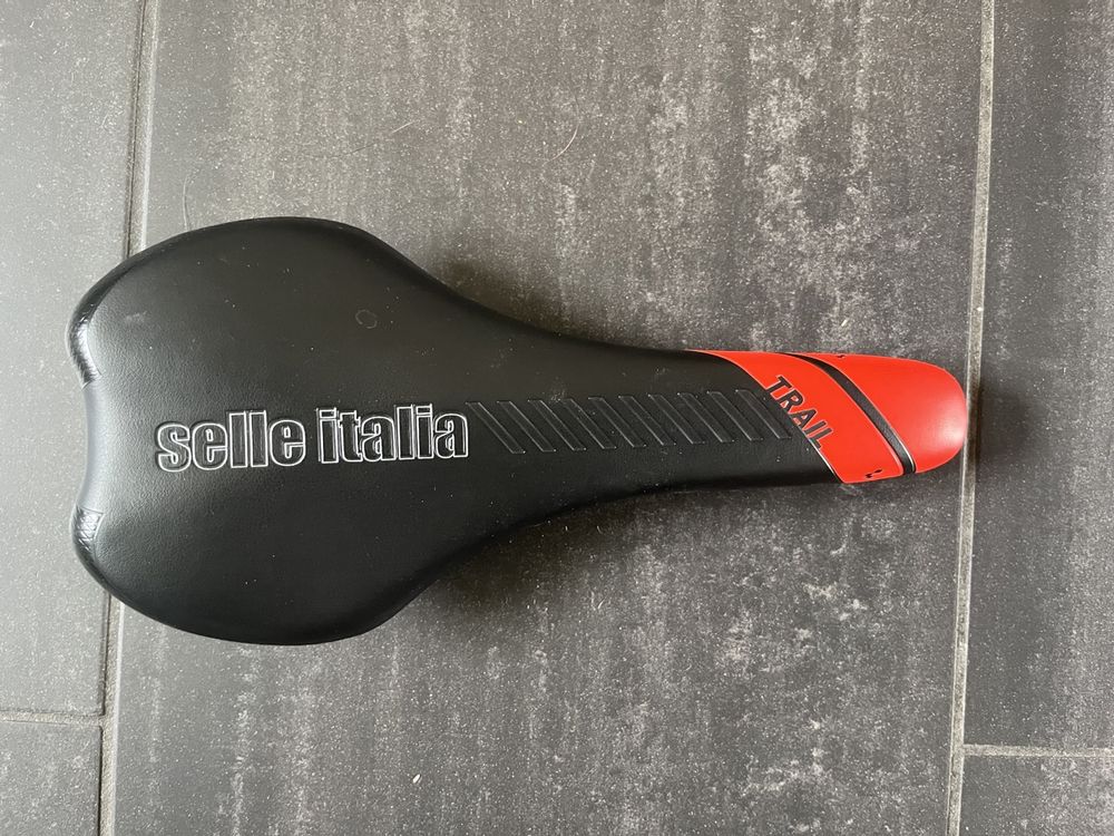 Selle Vintage Selle Italia Turbo – Bordeaux Daim – Pour Vélo Course Ou Rétro – Années 80