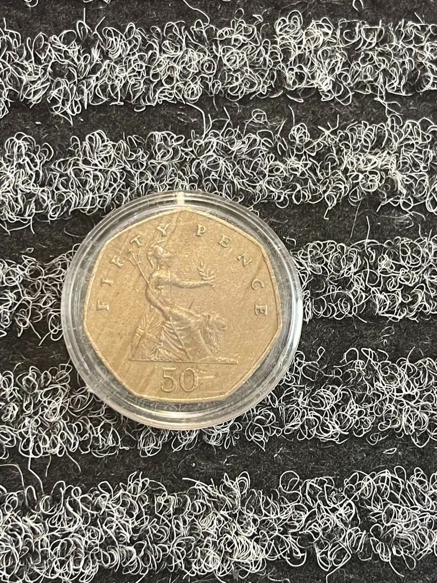 Tutti le monete: Britische 50 Pence Münze 1983 – Usato da Aesch BL venduto da CollectorsBest 1