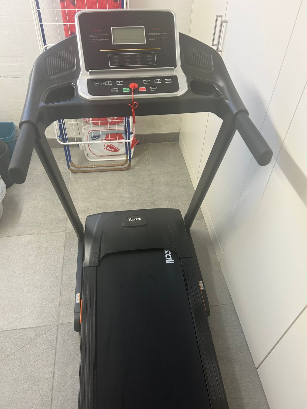 Macchine per carico, silaggio e trasporto: Tapis de course - YEESAL TREADMILL 8001 – Usato da Martigny venduto da