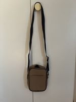 Sacoche Lacoste beige petit format bon état