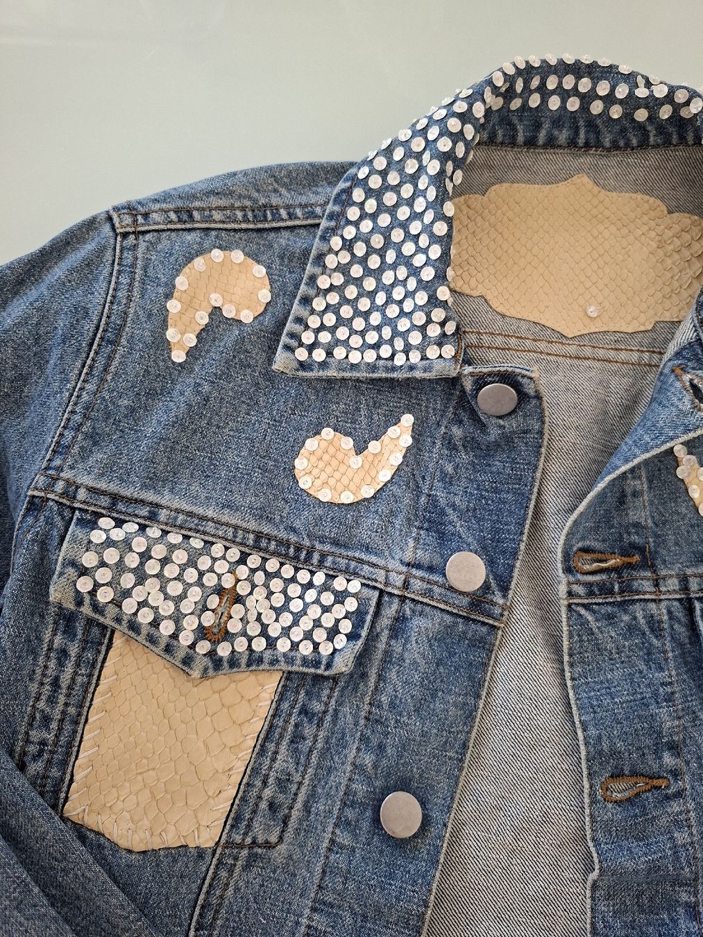 Giacche: Veste en jean customisée - Taille S - – Usato da Renens VD venduto da ser_j2fn 1