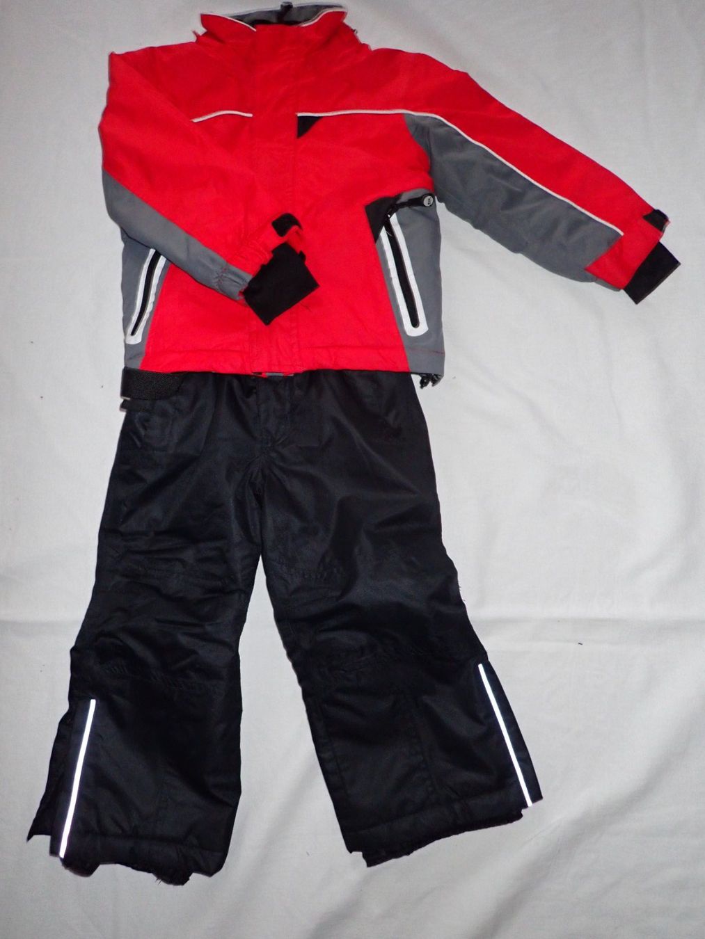 Anzüge, Sport- & Funktionsanzüge: Ensemble de ski unisexe 98 – Neu (gemäss Beschreibung) aus Petit-Lancy von camping_car