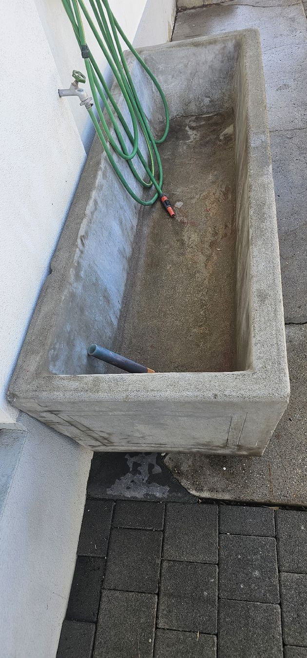 Teiche & Zierbrunnen: Brunnen Trog Beton – Gebraucht aus Büetigen von nyli67 1