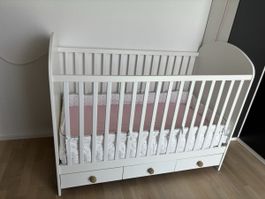 Kinderbett mit Gitter