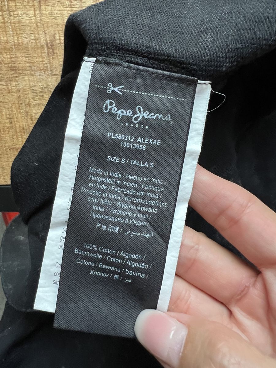 Maglioni & Felpe: Pépé Jeans Black Sequin Embellished Top - Size Small – Usato da Cama venduto da UnleashdByAna 3