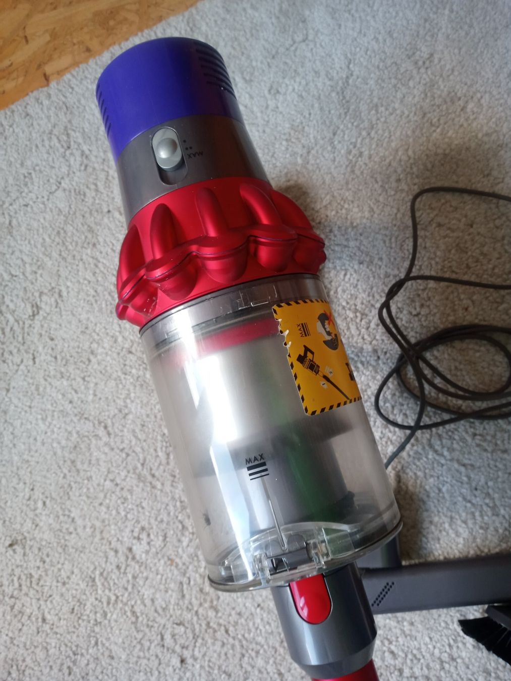 Dyson Aspirateurs & Accessoires: Dyson V10 Staubsauger – D'occasion à Prez-vers-Siviriez par Monija70 1