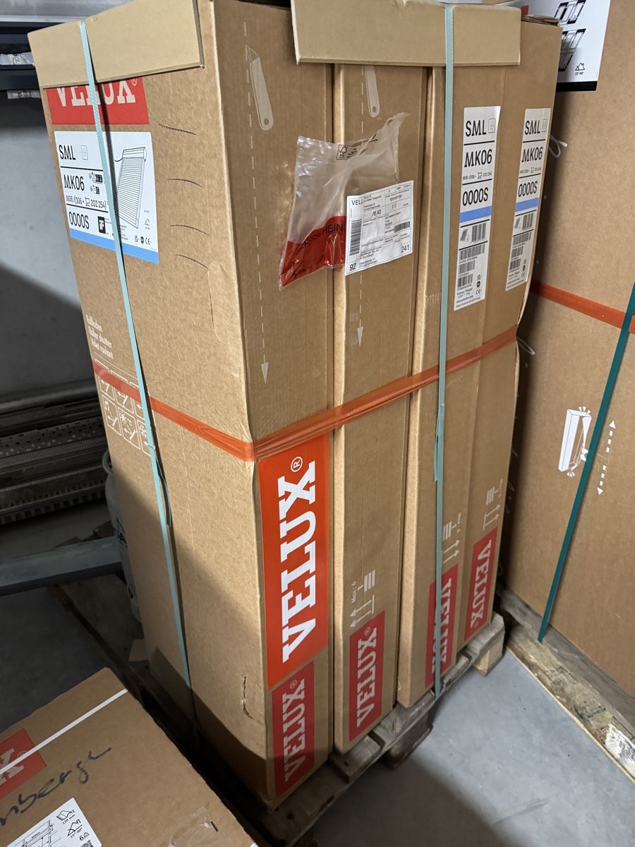Velux Tende da sole: Velux Aussenrolladen Elektrisch SML MK06 – Nuovo e nell'imballaggio originale da Biberist venduto da Boumi_73