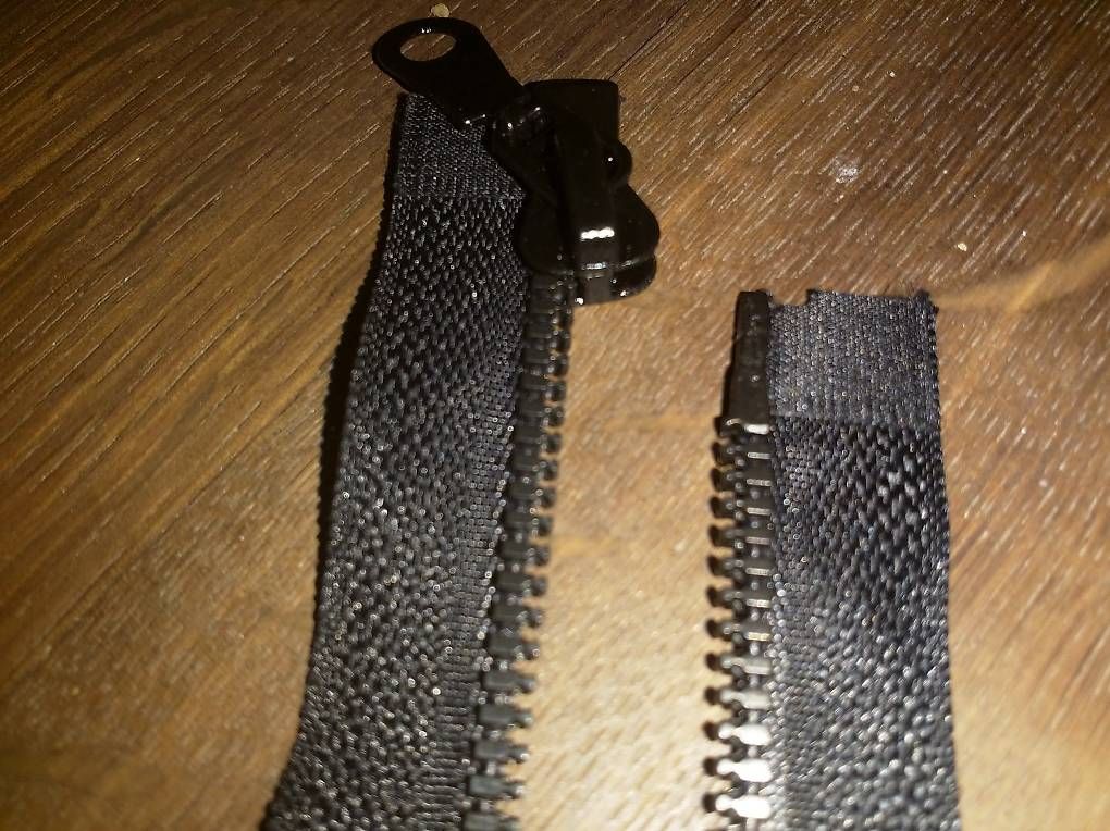 Tessuti: teilbarer Reissverschluss, 60cm, schwarz – Usato da Muri b. Bern venduto da meitschi09