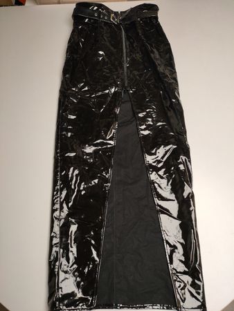 Schwarzer Lackrock Grösse M, mit Schlitz und Reissverschluss