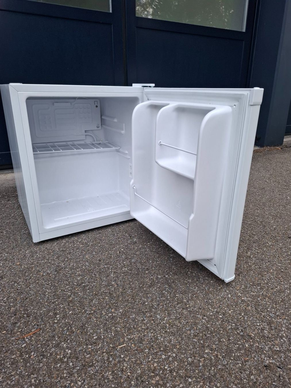 Frigoriferi: Kühlschrank 40 Liter – Usato da Wädenswil venduto da Erich13 1