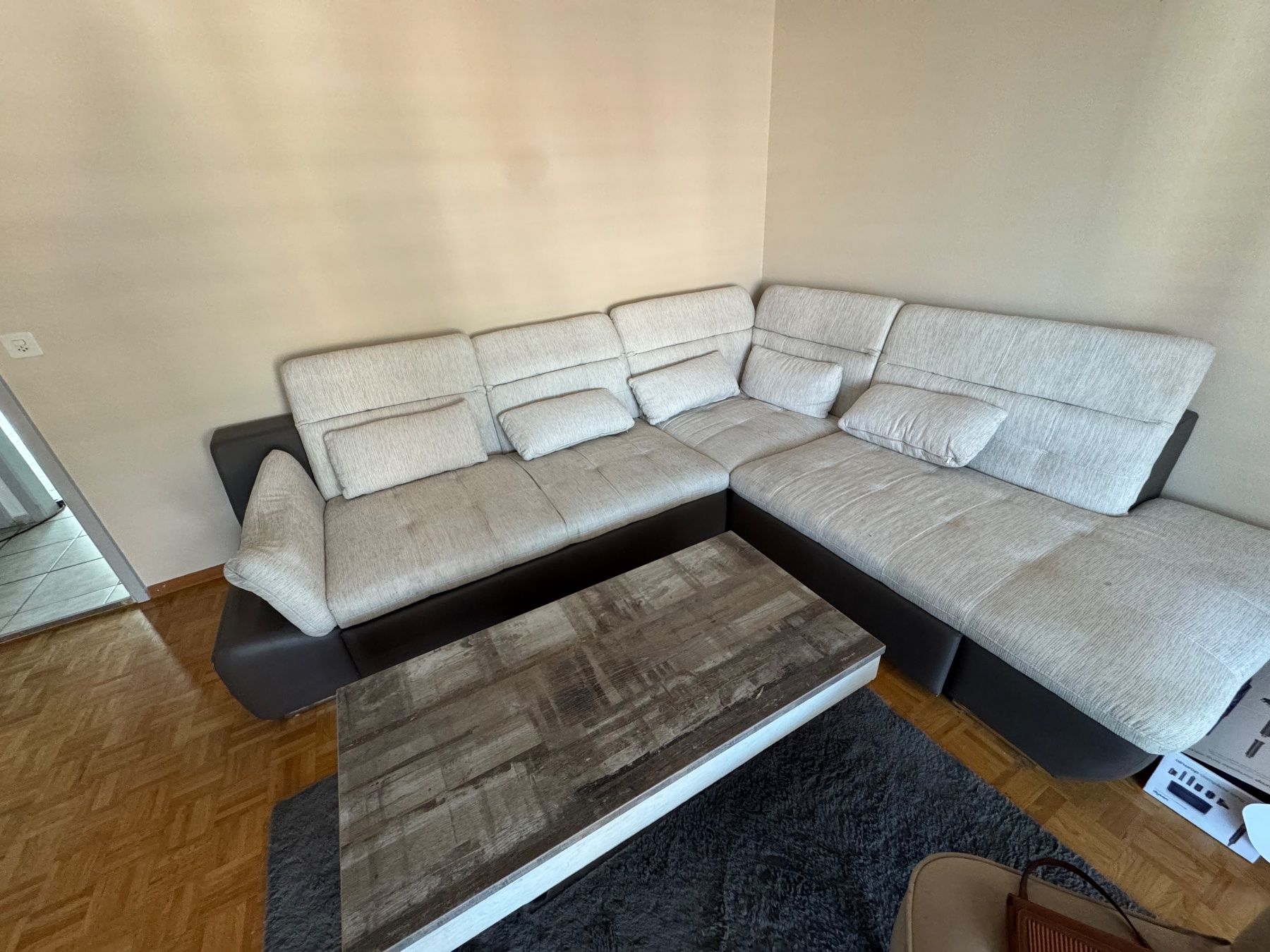 Sofas: Wohnzimmer-Set komplett  nur CHF 250 – Gebraucht aus Stein am Rhein von diablik3