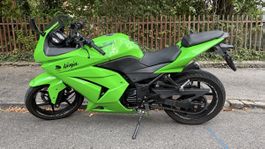 Kawasaki Ninja 250R - frisch ab Service und MFK