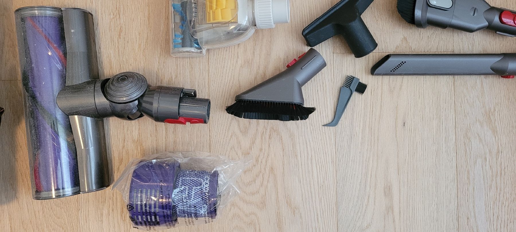 Dyson Aspirapolveri & Accessori: Dyson V10 Absolute Cordless Vacuum. – Difettoso da Immensee venduto da marcobe72 2