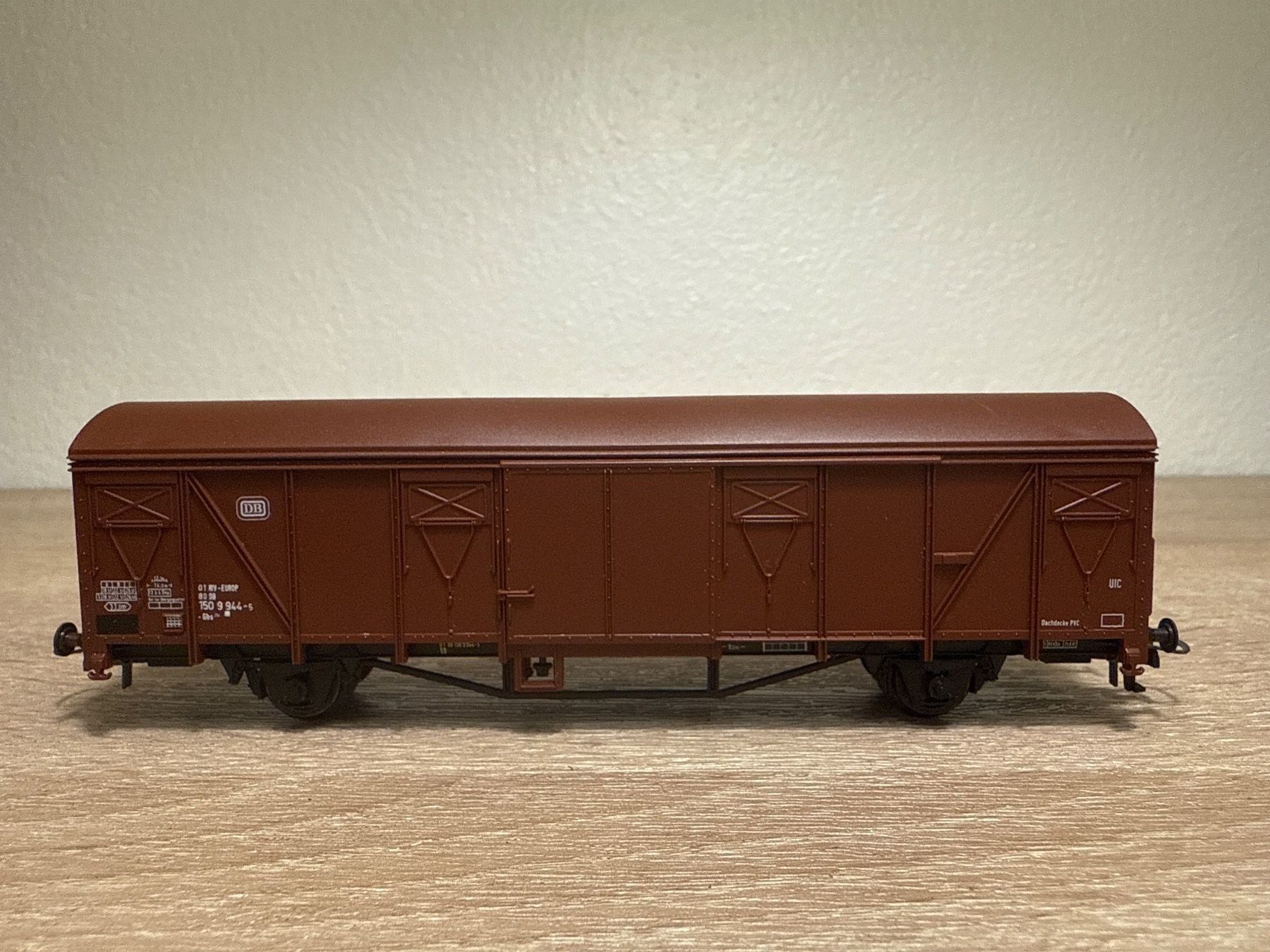 Roco Modellini di ferrovie: Roco Güterwagen DB H0 (84) – Usato da St-Aubin-Sauges venduto da Lo_Go