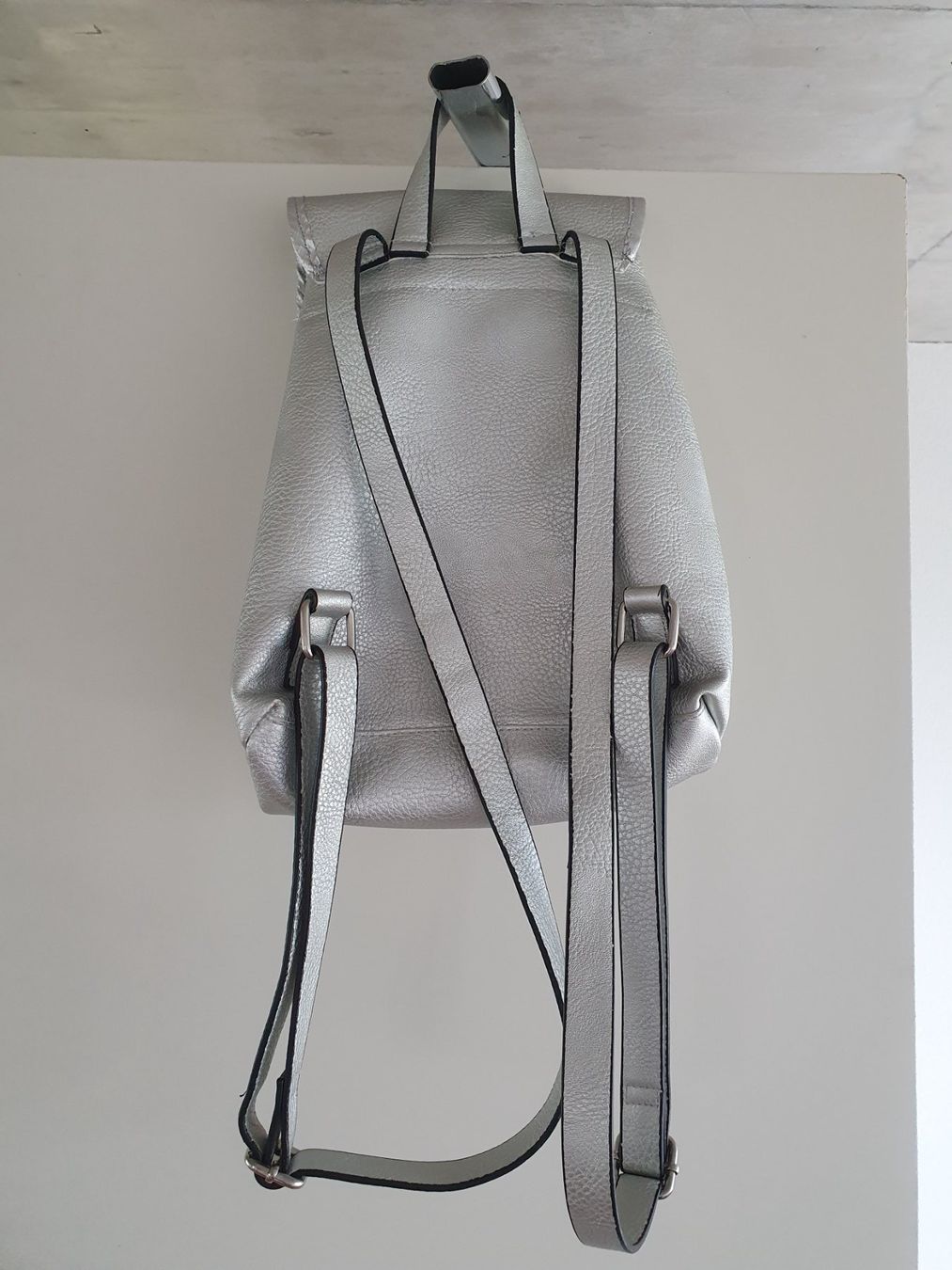 Zaini: Silbriger Rucksack – Usato da Villars-sur-Glâne venduto da richardette 1