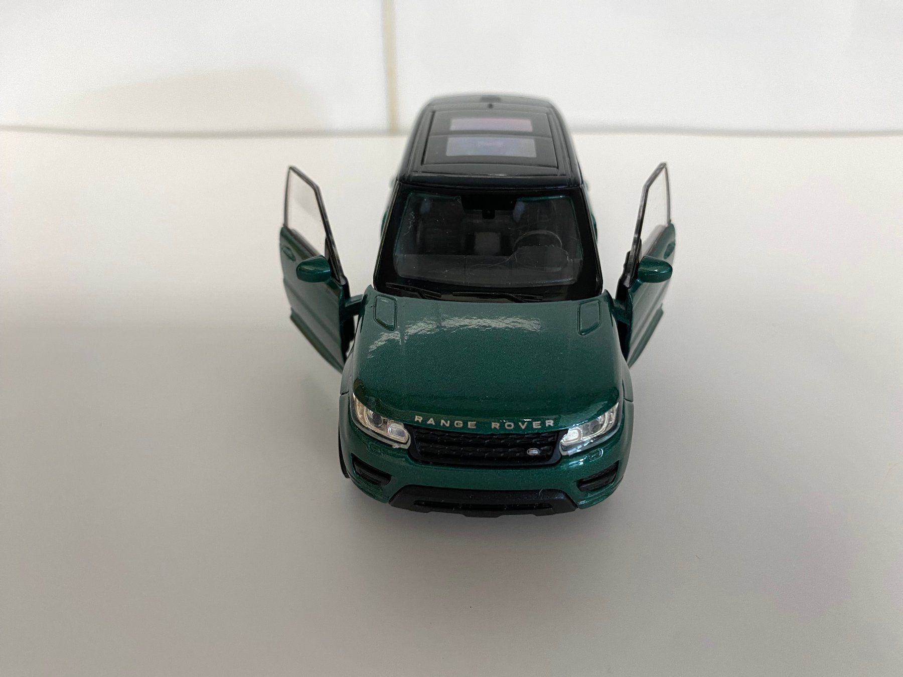 Land Rover Modellini d'auto: Range Rover Sport Welly 1:32 396 – Usato da Stäfa venduto da thebrand 1