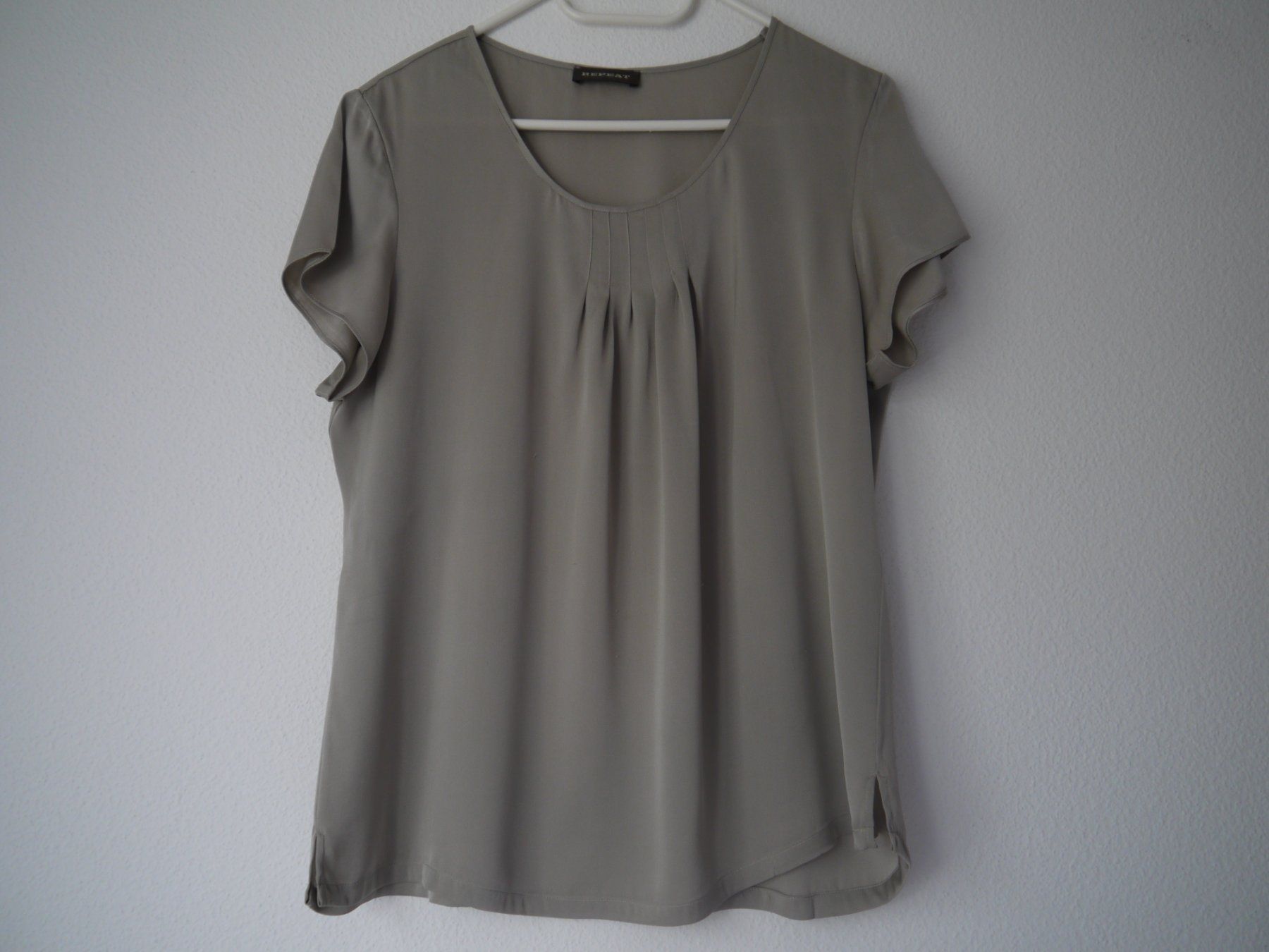 Repeat Camicette: REPEAT Bluse aus Seide / Gr.42 – Usato da Hagendorn venduto da Blaf