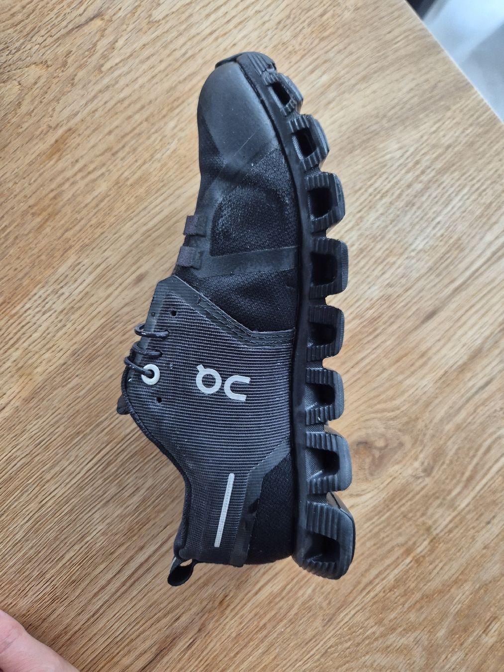 On Damenschuhe: Neuwertiger wasserfester On Cloud Grösse 37 – Gebraucht aus Tuggen von Sarabaet 3