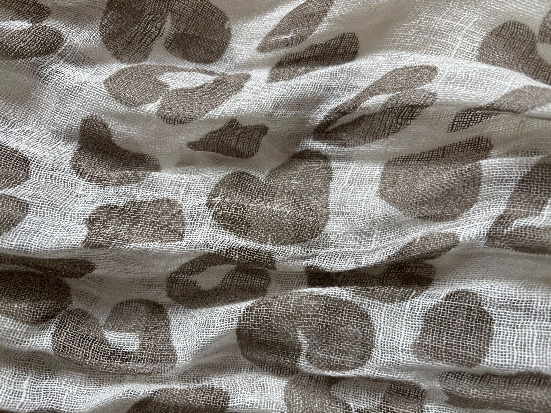 Foulard & Sciarpe: Esprit Tuch Leo Muster beige – Nuovo e nell'imballaggio originale da Wald AR venduto da bertli00 1