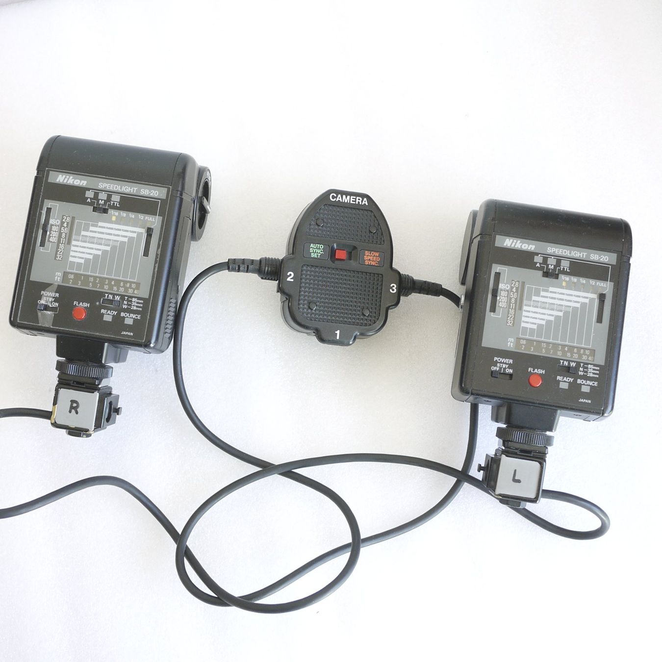 Pentax Flash: Pentax Flash Macro Distributor + 2x Nikon Speedlight SB-20. – Usato da Egg b. Zürich venduto da JCB 1