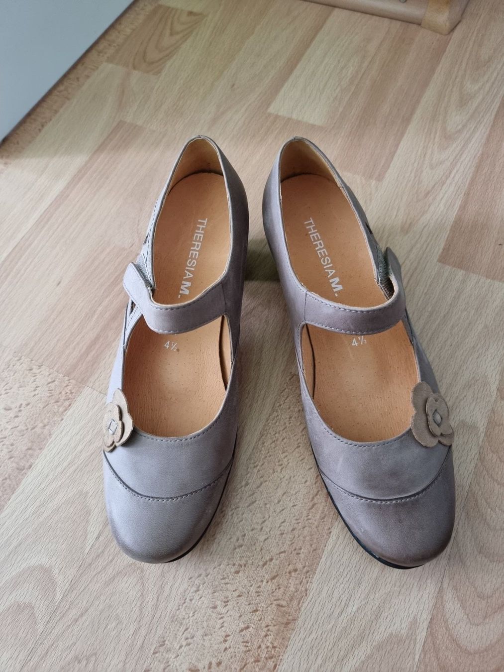 Scarpe da donna: Pumps Damen von Theresia M. – Nuovo (secondo la descrizione) da Schaffhausen venduto da Nadia1111